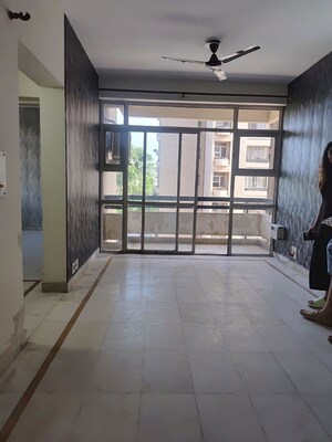 Room in 1 BHK Apartment at Ansal Sushant Estate, Sector 52 – for Rent