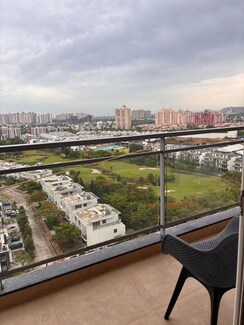 1.5 BHK Apartment For Rent in Godrej Golf Links Crest