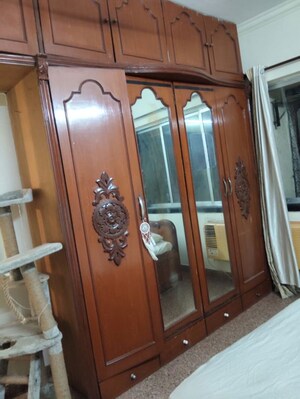 Furnished Amenities in 2 BHK Apartment at Romell Diva, Malad West – for Rent