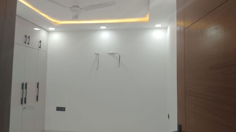 Room, sector 6 dwarka 3 Bedroom 2000 Sq.Ft. Apartment In Sector 6 Dwarka Delhi 10399271