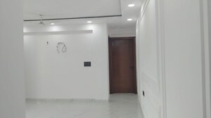 Room in 3 BHK Apartment at Sector 6 Dwarka – for Rent