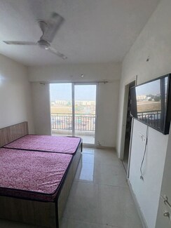 2 BHK Apartment For Rent in Signature The Millennia 3