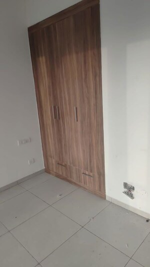 Room in 4 BHK Apartment at Sushma Grande Nxt, Lohgarh – for Rent