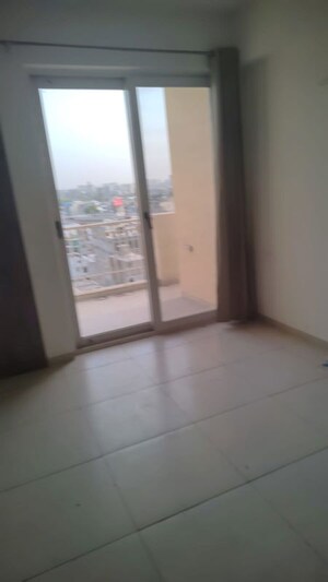Room in 4 BHK Apartment at Sushma Grande Nxt, Lohgarh – for Rent