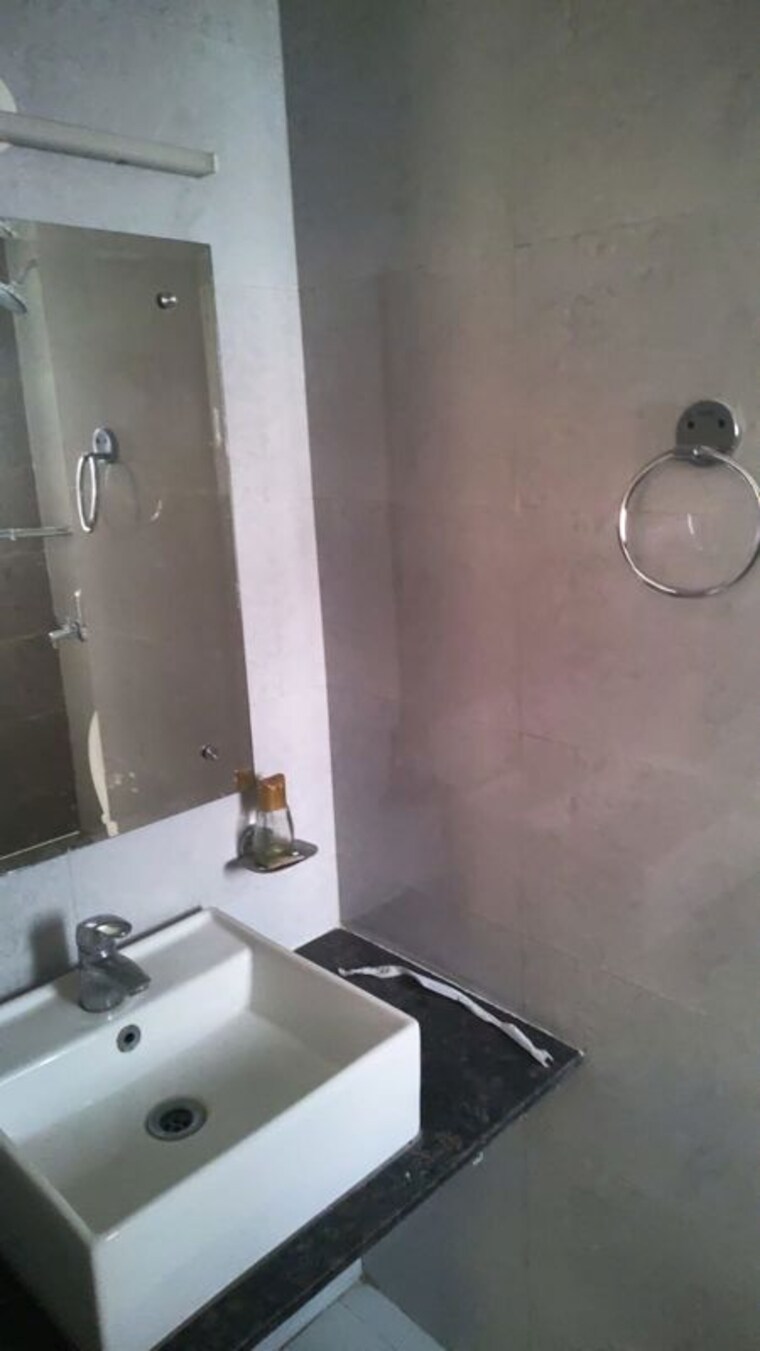 Bathroom, sushma-grande-nxt 4 Bedroom 2250 Sq.Ft. Apartment In Lohgarh Zirakpur 10399265