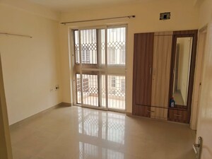 Room in 3.5 BHK Apartment at Ardee City Palm Grove Heights, Sector 52 – for Rent