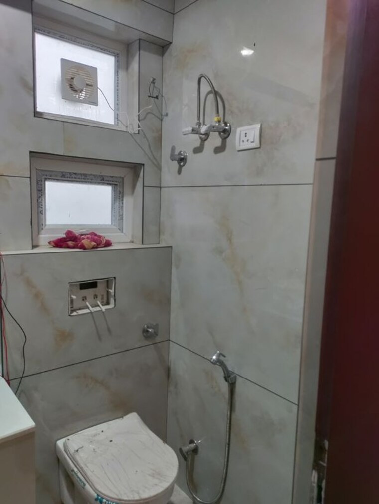 Bathroom, bptp-discovery-park 3 Bedroom 1876 Sq.Ft. Apartment In Sector 80 Faridabad 10389684