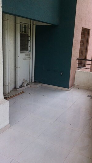 Room in 3 BHK Apartment at Mayur Colony – for Rent