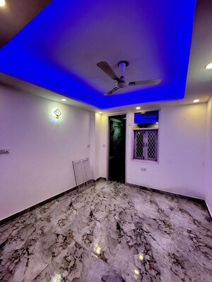 Room in 3 BHK Builder Floor at Palm Residency Chhatarpur, Chattarpur – for Rent