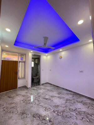 Room in 3 BHK Builder Floor at Palm Residency Chhatarpur, Chattarpur – for Rent