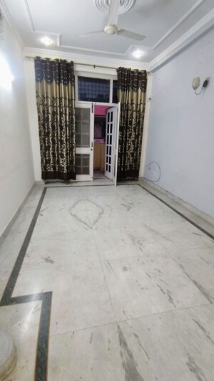 Room in 2 BHK Builder Floor at Saket – for Rent