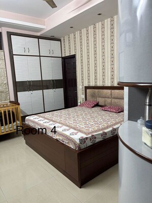 Bedroom in 5 BHK Builder Floor at Vaishali Apartments, Ramprastha Greens – for Sale
