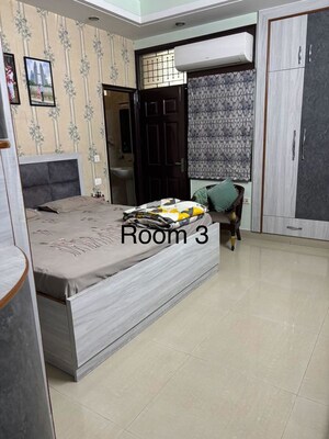Parking in 5 BHK Builder Floor at Vaishali Apartments, Ramprastha Greens – for Sale