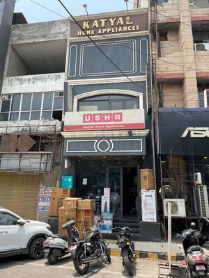  Showroom For Rent in Bajwa Colony