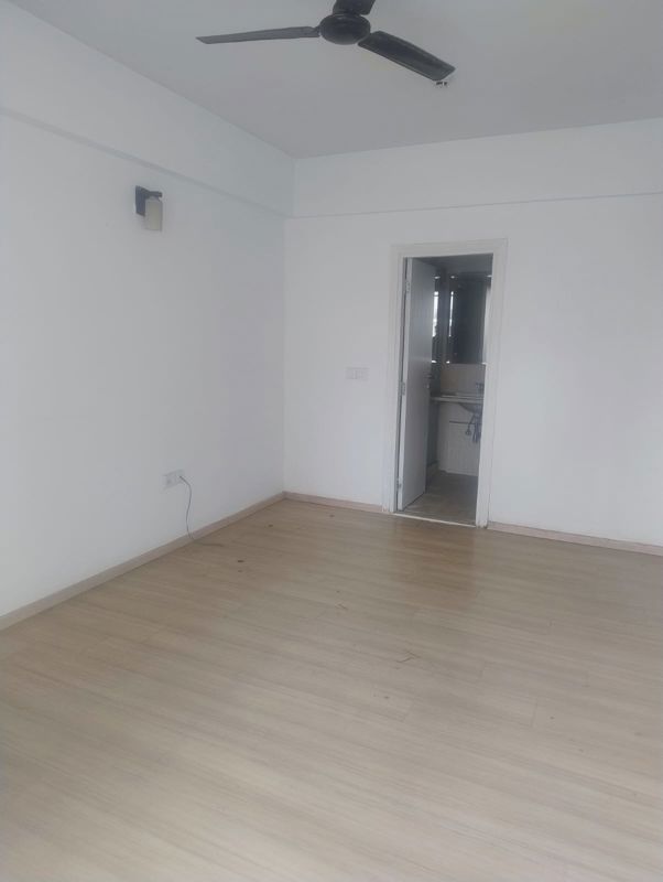 3 BHK 1820 Sq.Ft. Apartment in DLF Regal Gardens