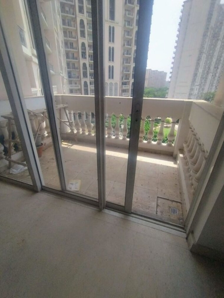 Balcony, dlf-regal-gardens 3 Bedroom 1820 Sq.Ft. Apartment In Sector 90 Gurgaon 10399403