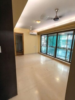 1 BHK + Pooja Room Apartment For Rent in Khar West