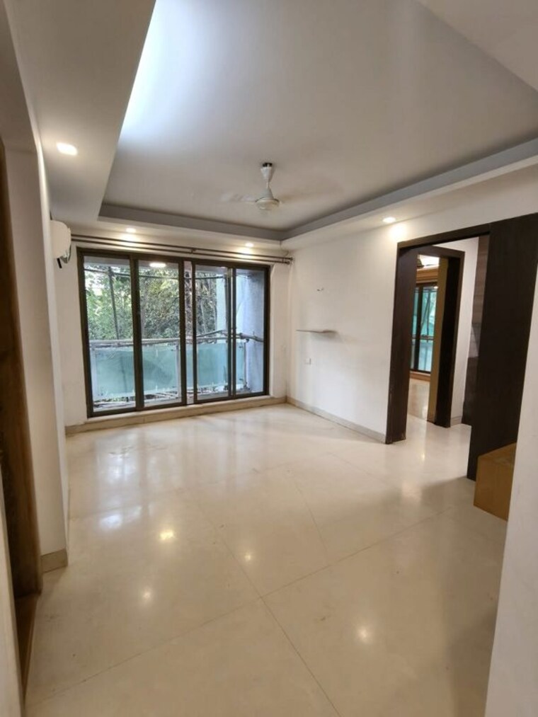 Room, khar west 1 Bedroom 500 Sq.Ft. Apartment In Khar West Mumbai 10399483