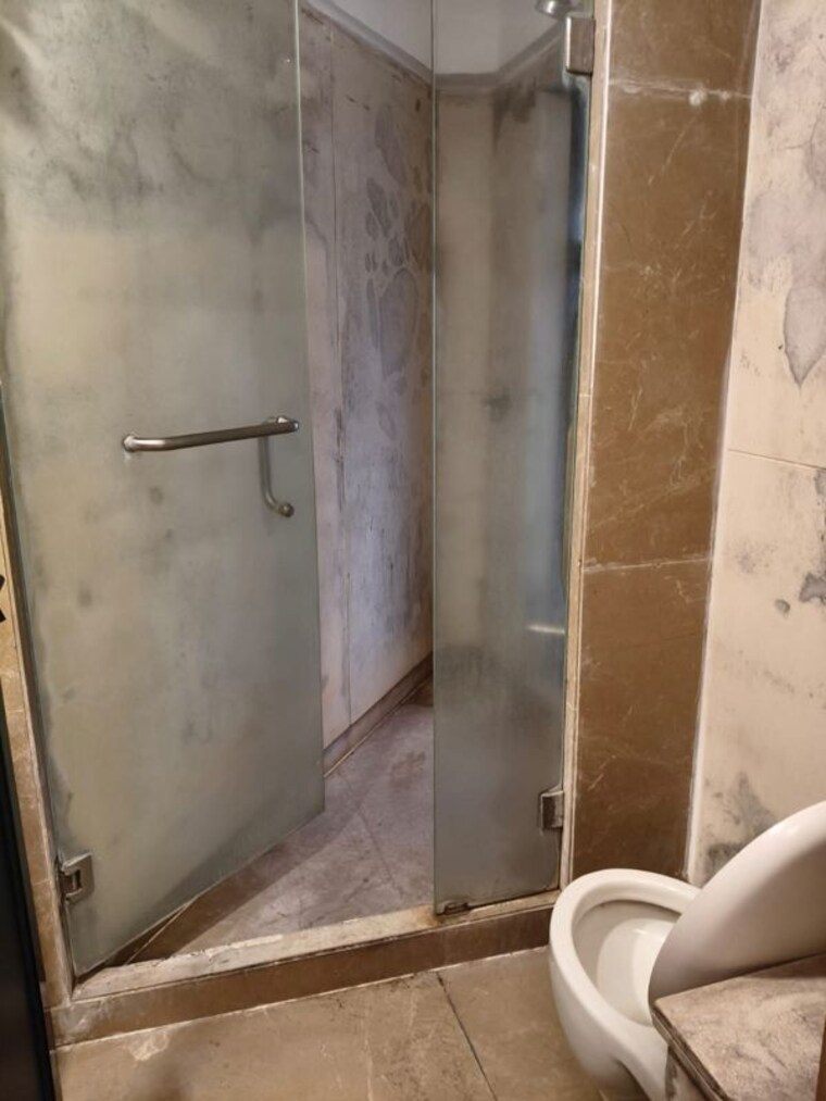 Bathroom, khar west 1 Bedroom 500 Sq.Ft. Apartment In Khar West Mumbai 10399483