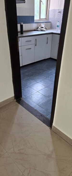 Room in 3 BHK Builder Floor at Unitech Deerwood Chase, Nirvana Country – for Rent