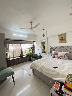 Bedroom in 2 BHK Apartment at Deep Tower, Andheri West – for Rent