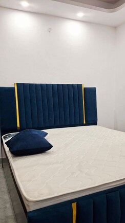 1 BHK + Extra Room Builder Floor For Rent in Saket