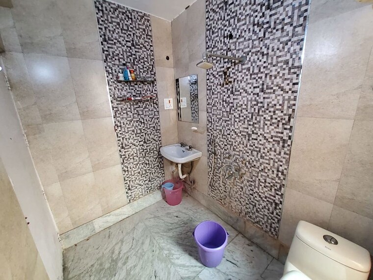 Bathroom, sector 6 dwarka 3 Bedroom 1800 Sq.Ft. Apartment In Sector 6 Dwarka Delhi 10399491
