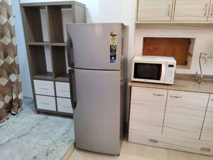 Furnished Amenities in 3 BHK Apartment at Sector 6 Dwarka – for Rent