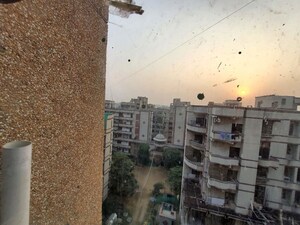 Master Plan in 3 BHK Apartment at Sector 6 Dwarka – for Rent