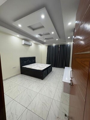 Team Area in 3 BHK Apartment at Sector 6 Dwarka – for Rent