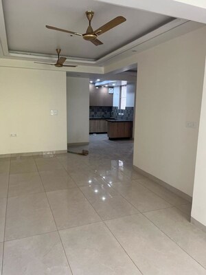 Room in 3 BHK Apartment at Sector 6 Dwarka – for Rent