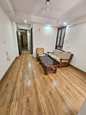 Room in 1 BHK Builder Floor at Palm Residency Chhatarpur, Chattarpur – for Rent