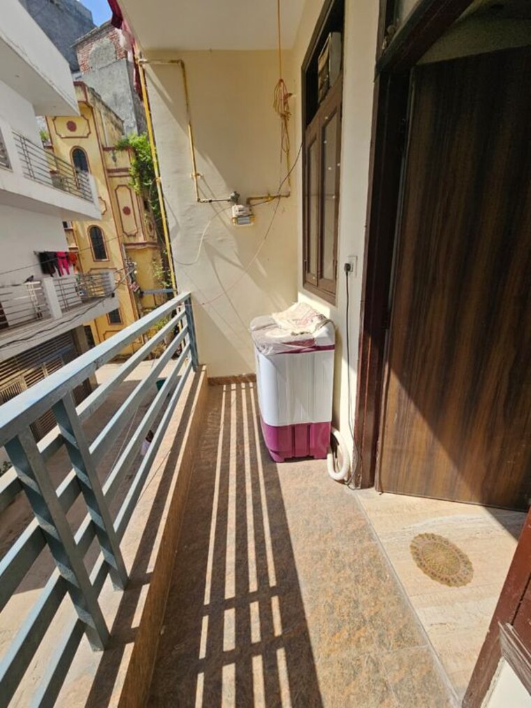 Balcony, palm-residency-chhatarpur 1 Bedroom 550 Sq.Ft. Builder Floor In Chattarpur Delhi 10399537