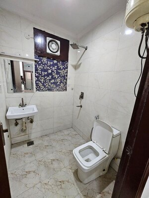 Bathroom in 1 BHK Builder Floor at Palm Residency Chhatarpur, Chattarpur – for Rent