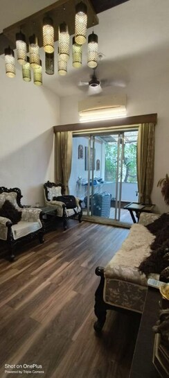 1 BHK + Pooja Room Apartment For Rent in Khar West