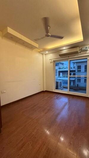 Room in 3 BHK Apartment at Bestech Park View Spa Next, Sector 67 – for Sale