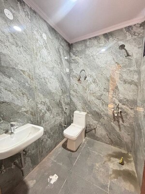 Bathroom in 1 BHK Builder Floor at Palm Residency Chhatarpur, Chattarpur – for Rent