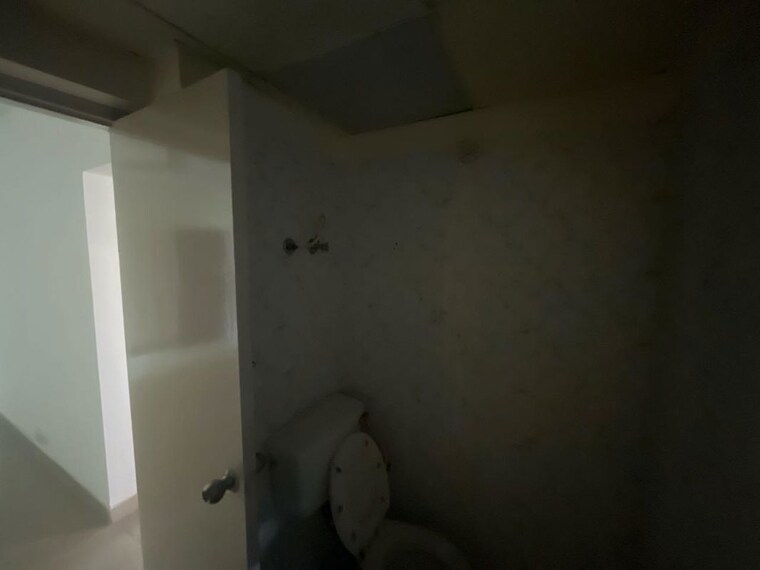 Bathroom, gaur-city-2-16th-avenue 2 Bedroom 890 Sq.Ft. Apartment In Sector 16c Greater Noida Greater Noida 10399597