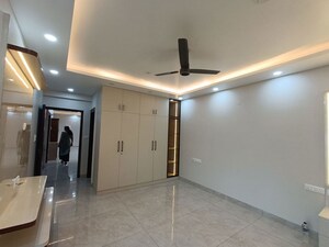 Room in 3 BHK Apartment at Sector 10 Dwarka – for Rent