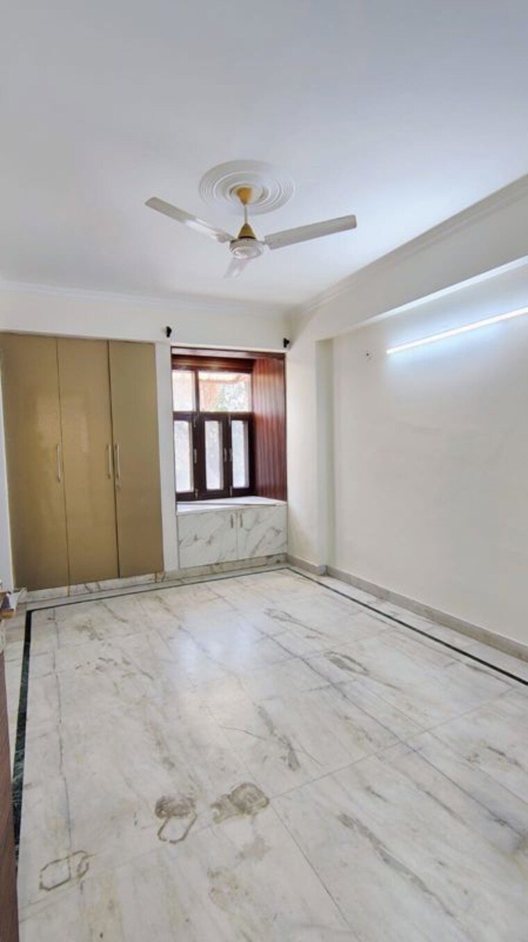 Room, sector 10 dwarka 3 Bedroom 1800 Sq.Ft. Apartment In Sector 10 Dwarka Delhi 10399605