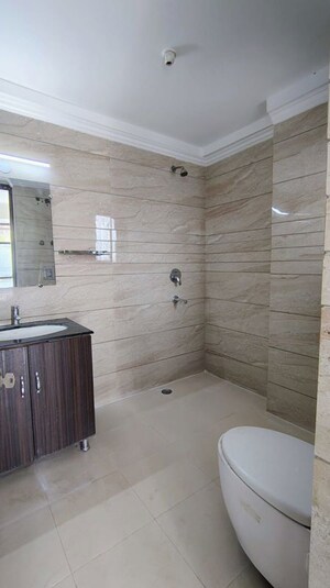 Bathroom in 3 BHK Apartment at Sector 10 Dwarka – for Rent
