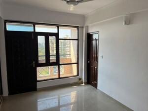 Room in 3 BHK Apartment at Sector 10 Dwarka – for Rent