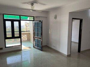 Room in 3 BHK Apartment at Sector 10 Dwarka – for Rent
