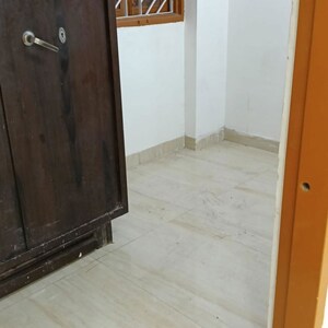 Room in 3 BHK Apartment at Sector 10 Dwarka – for Rent