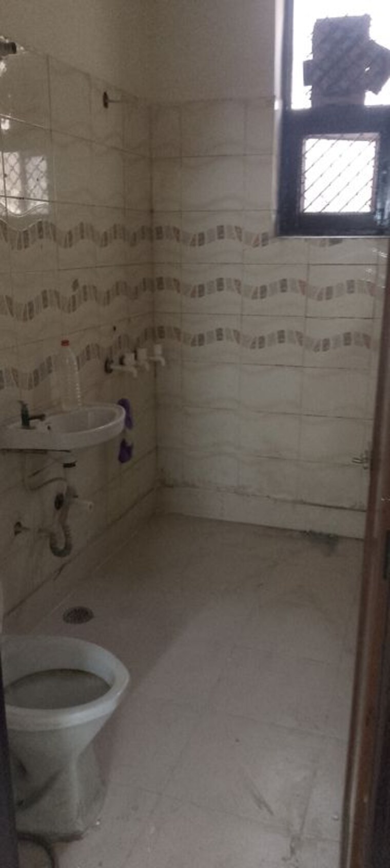 Bathroom, ip colony 2.5 Bedroom 125 Sq.Ft. Builder Floor In Ip Colony Faridabad 10399590