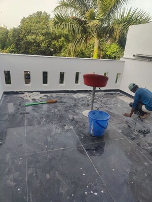 Parking in 3 BHK Builder Floor at Nehru Enclave – for Rent