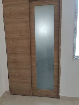 Room in 3 BHK Builder Floor at Nehru Enclave – for Rent