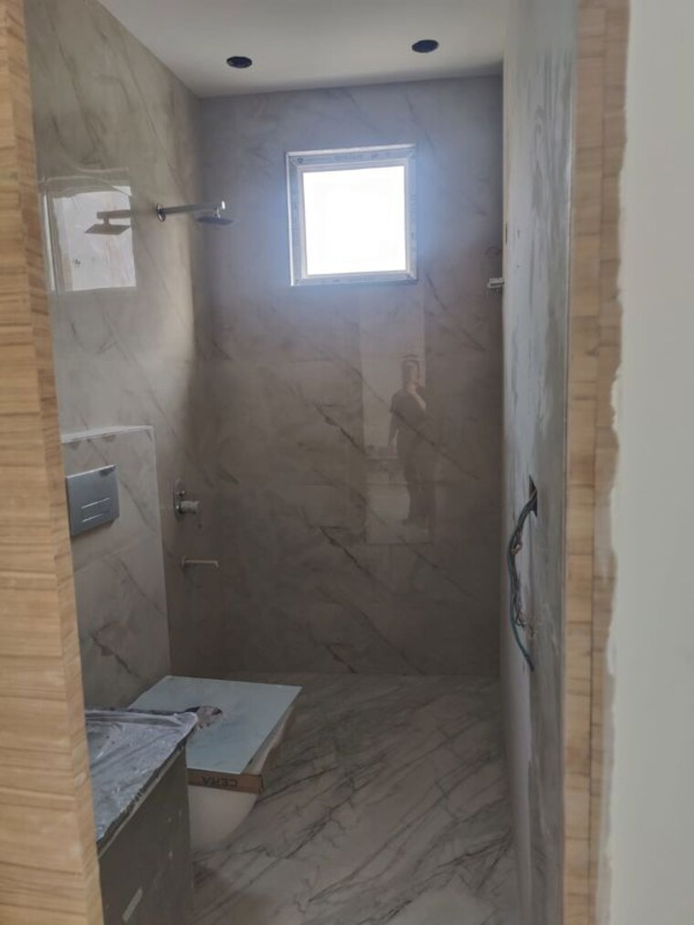 Bathroom, nehru enclave 3 Bedroom 1800 Sq.Ft. Builder Floor In Nehru Enclave Delhi 10399624