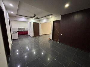 Living Room in 3 BHK Builder Floor at Sector 57 – for Rent
