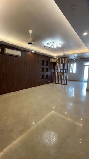 Room in 4 BHK Builder Floor at BPTP Park Elite Floors, Sector 85 – for Sale